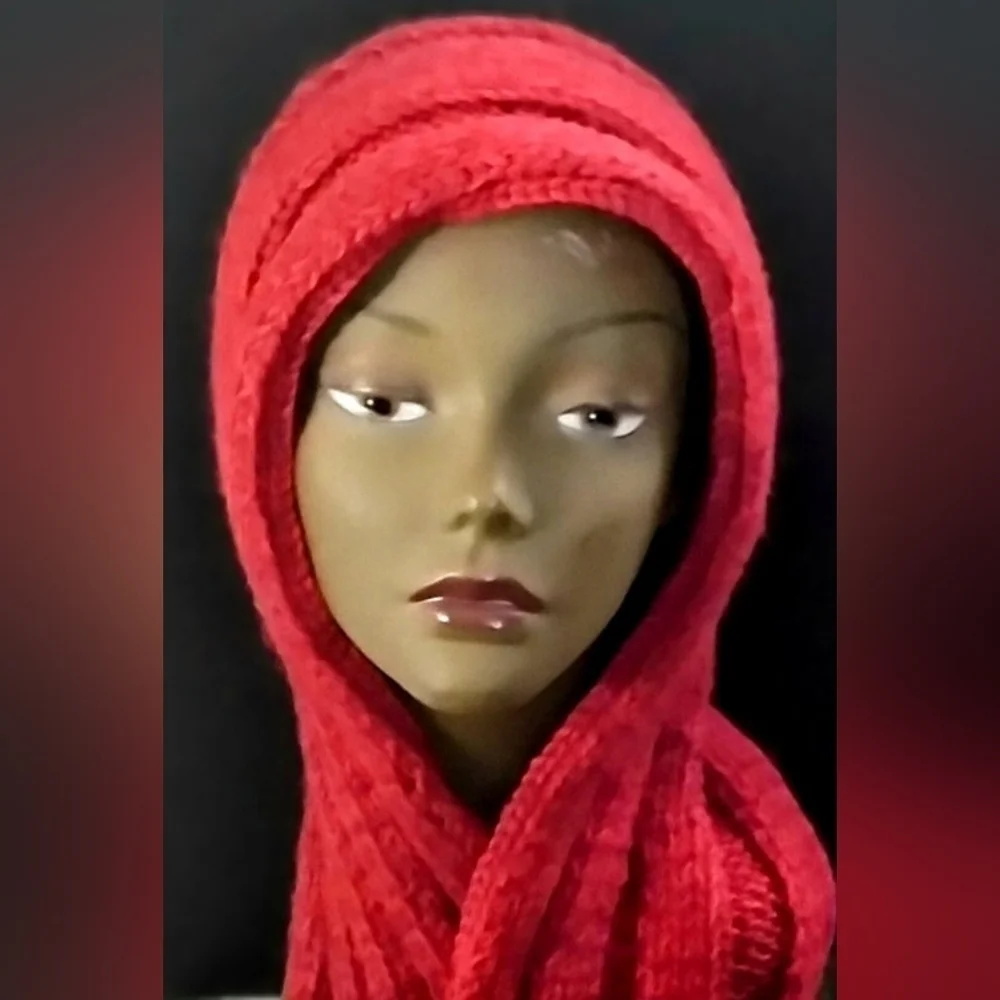 NWT Retro Cashmere Alpaca Blend Hooded Fringed Scarf.